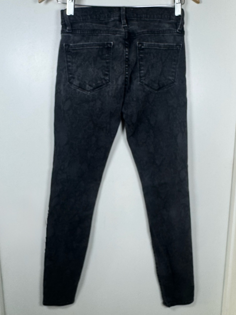 FRAME Le Skinny de Jeanne Black Python Denim Jeans Women’s 27 Goth Glam Mobwife - Picture 6 of 6